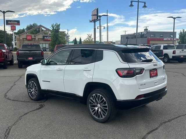 Used 2022 Jeep Compass Limited w/ Elite Group AWD/4WD image 4