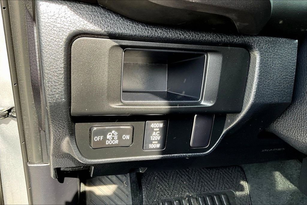 Used 2016 Toyota Tacoma TRD Sport image 17