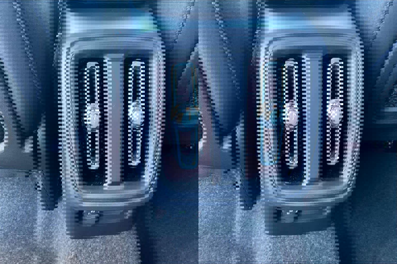 New 2026 Volvo XC40 B5 Ultra w/ Climate Package image 16