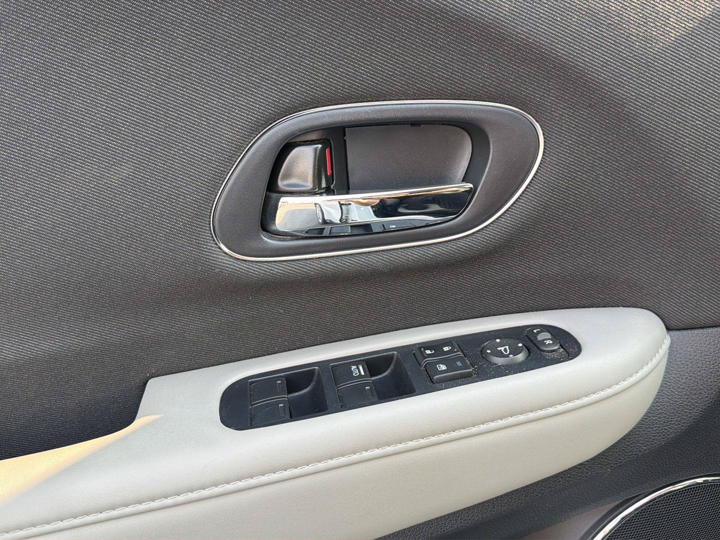 Used 2019 Honda HR-V EX image 18