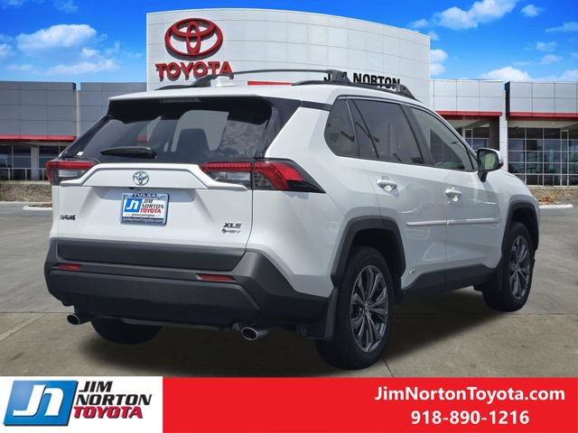 Used 2025 Toyota RAV4 XLE Premium AWD/4WD image 8