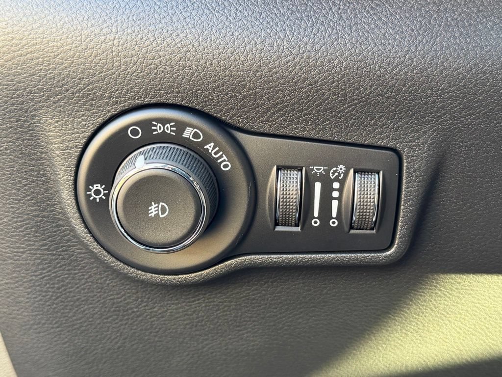 New 2026 Jeep Compass Limited w/ Sun, Sound & Navigation Group AWD/4WD image 21
