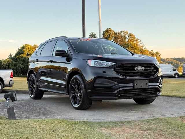 Used 2024 Ford Edge SE w/ Black Appearance Package AWD/4WD image 1