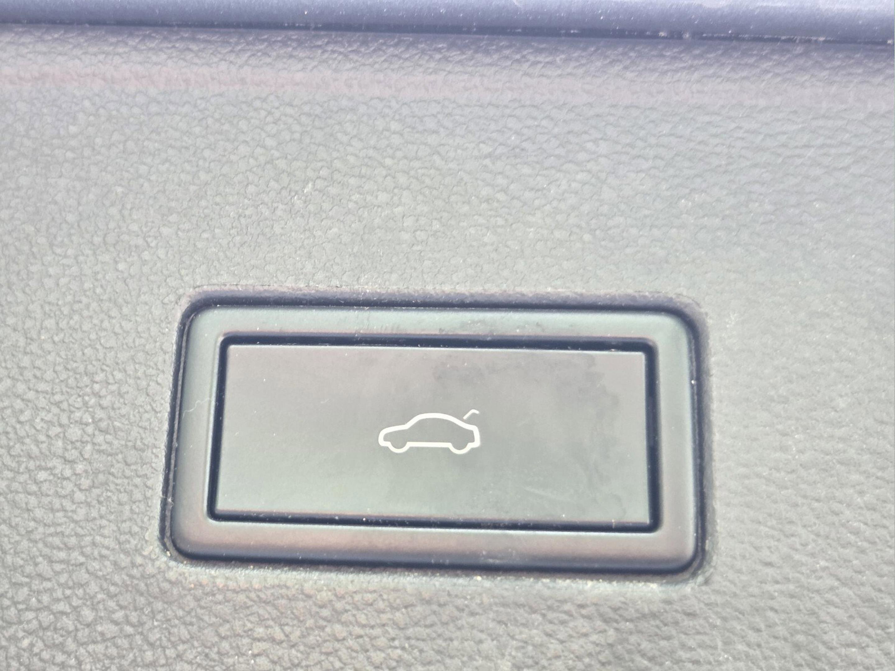 Used 2019 Volkswagen Atlas SE image 29