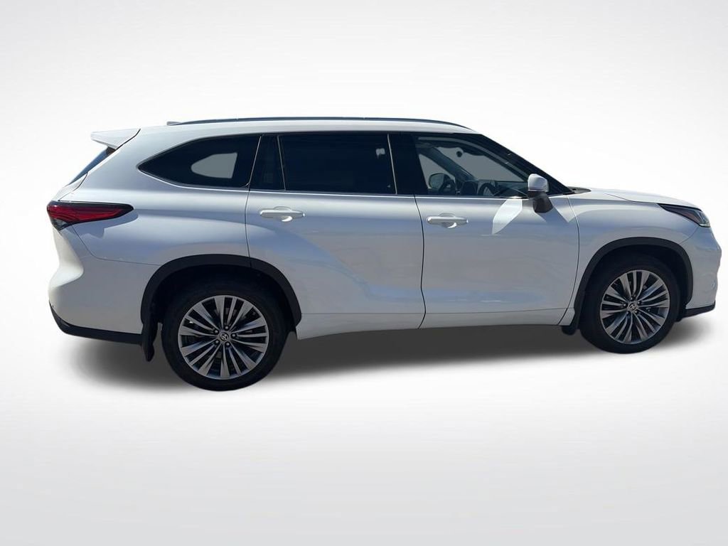 Used 2021 Toyota Highlander Platinum AWD/4WD image 6