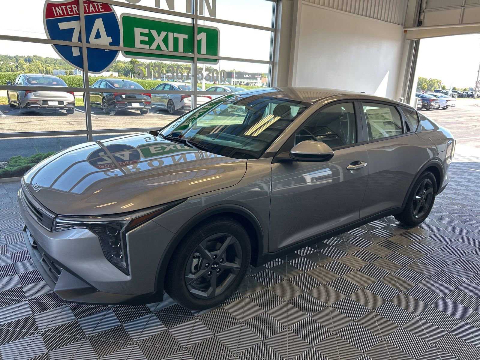 New 2025 Kia K4 LXS image 3