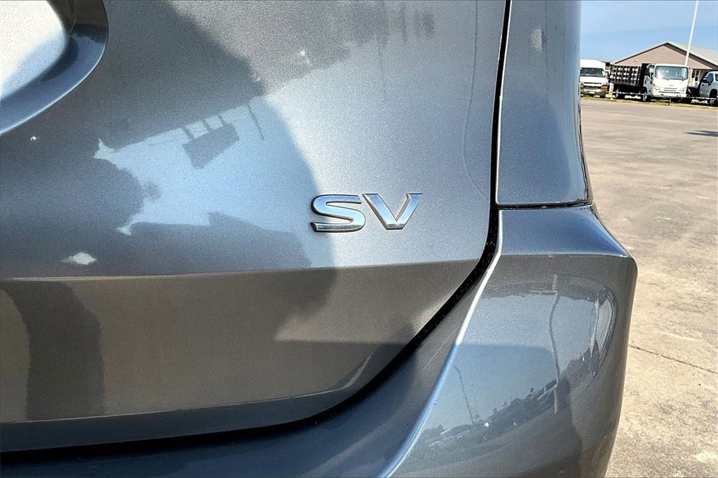 Used 2019 Nissan Rogue SV image 8