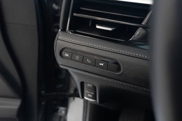 Used 2025 INFINITI QX80 Sensory AWD/4WD image 32