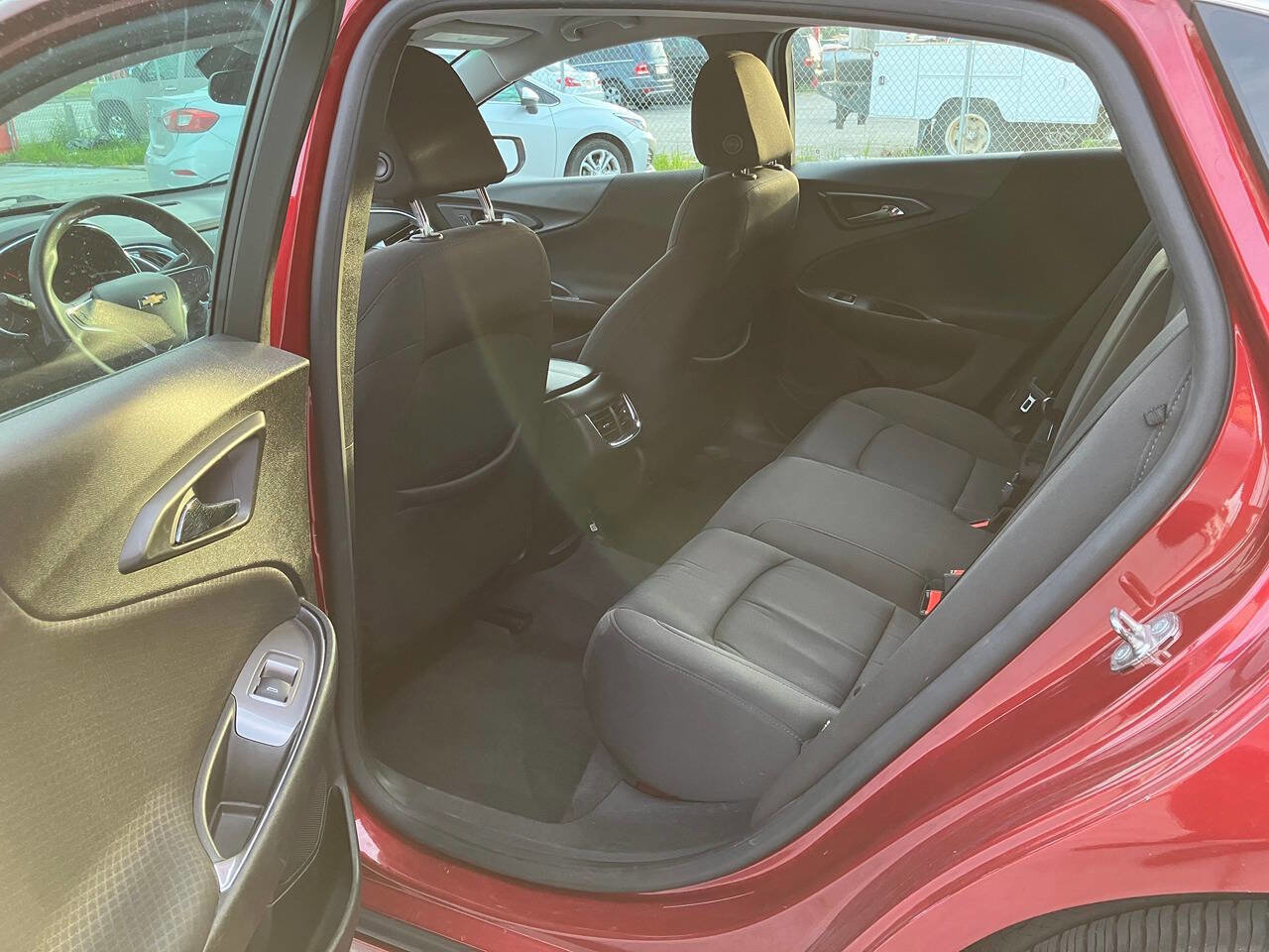 Used 2018 Chevrolet Malibu LT image 6