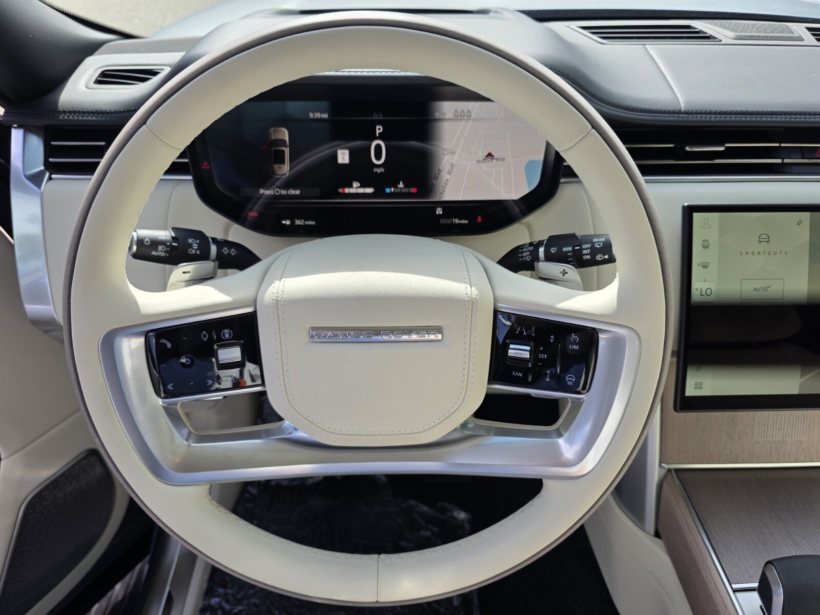 New 2026 Land Rover Range Rover Autobiography AWD/4WD image 16