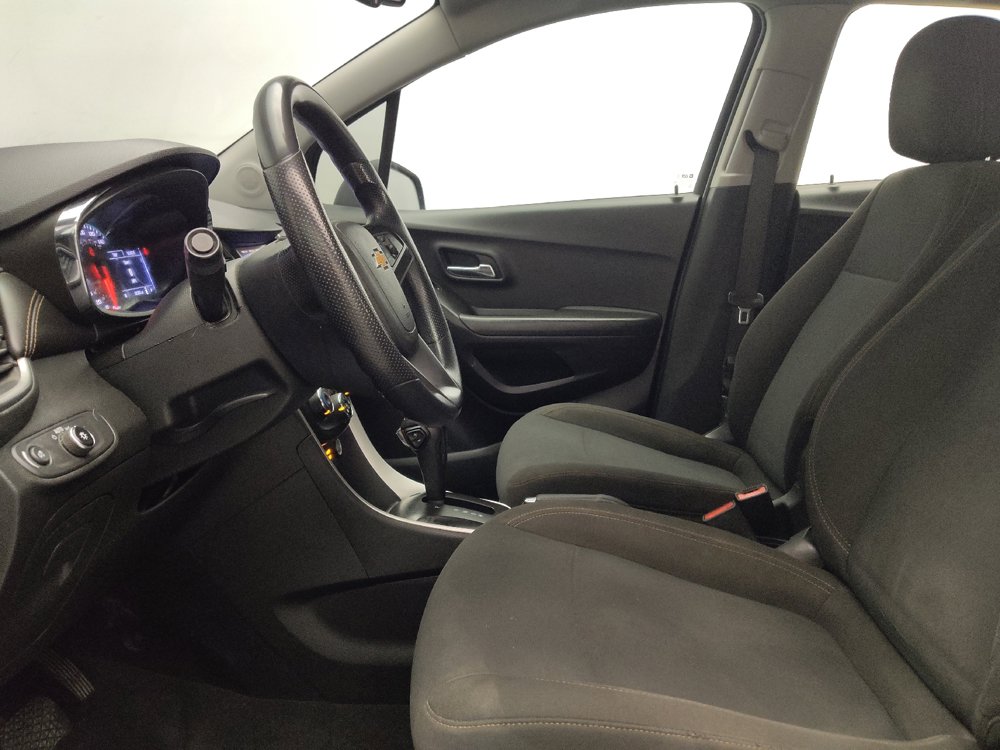 Used 2020 Chevrolet Trax LS FWD image 17
