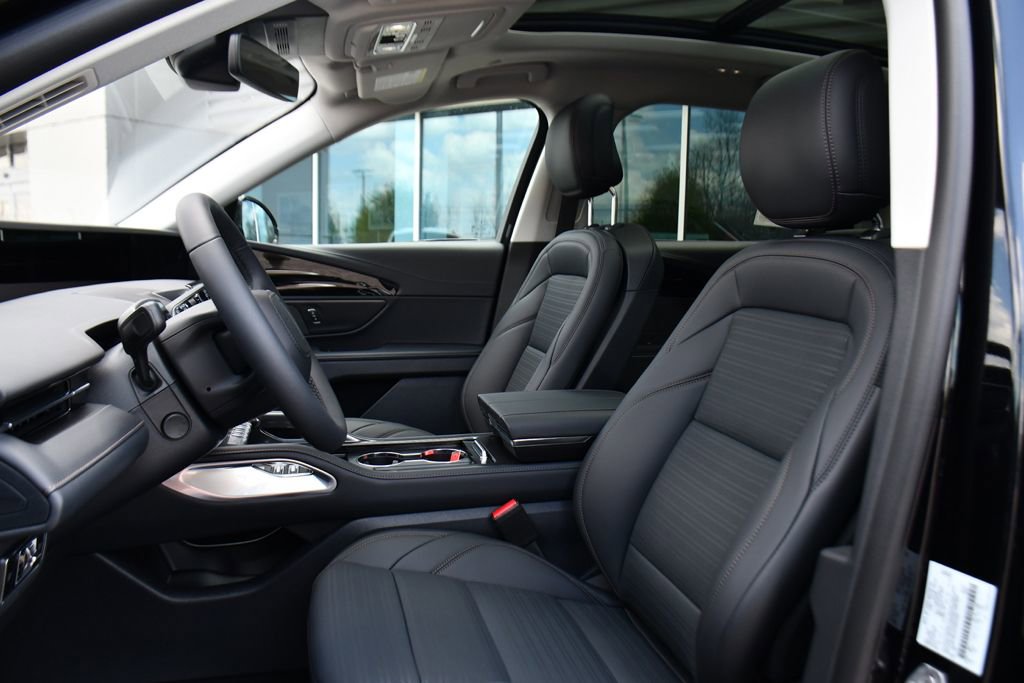 New 2026 Lincoln Nautilus Reserve w/ Jet Appearance Package AWD/4WD image 13
