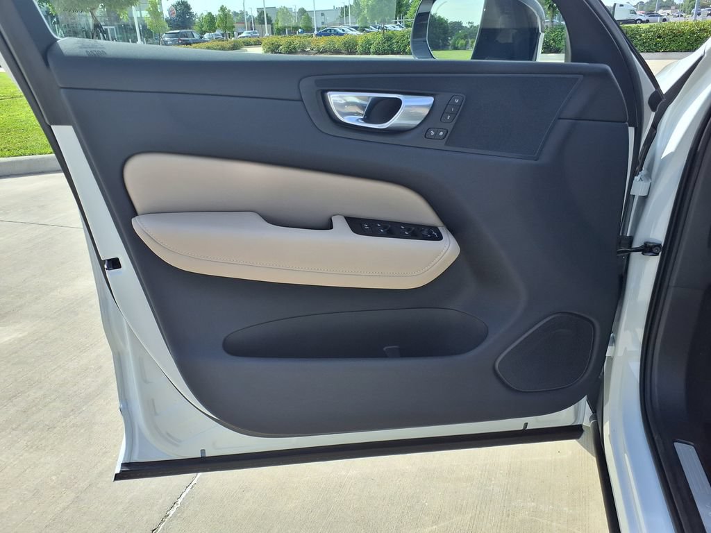 New 2026 Volvo XC60 B5 Plus w/ Protection Package Premier AWD/4WD image 13