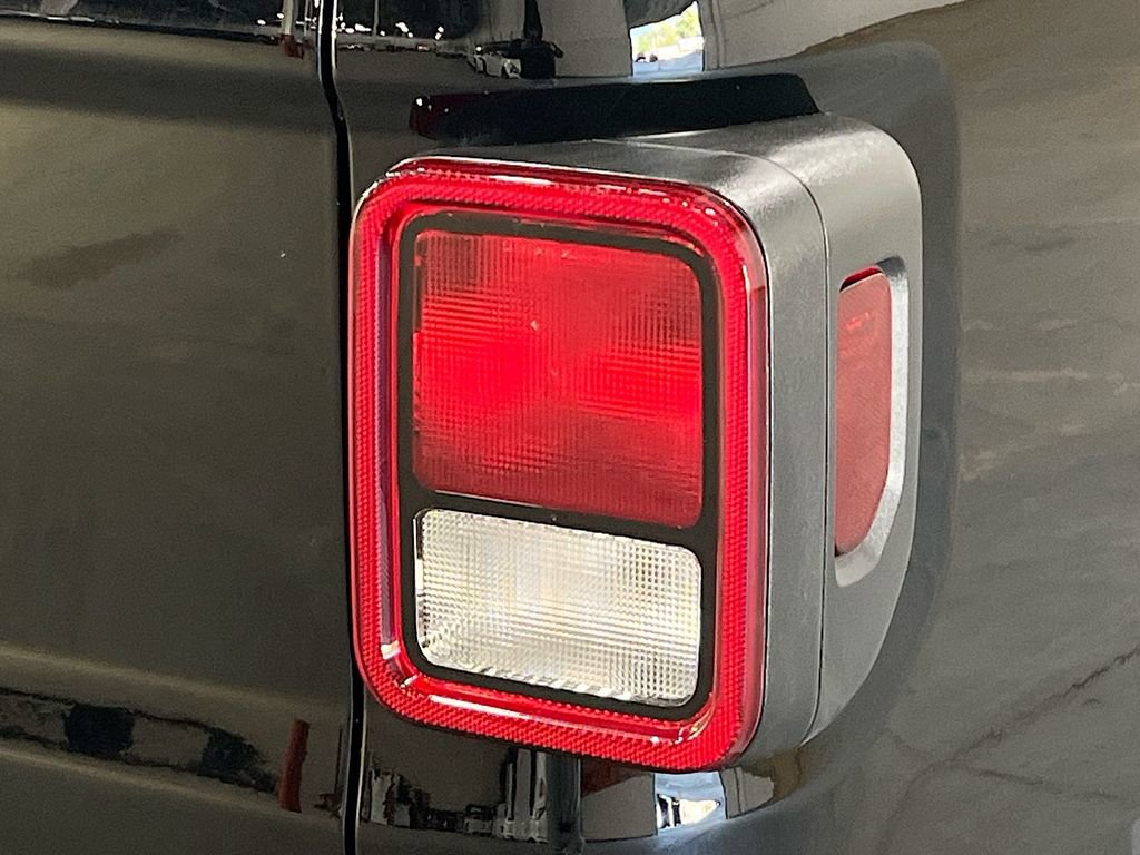 New 2025 Jeep Gladiator Sport image 38