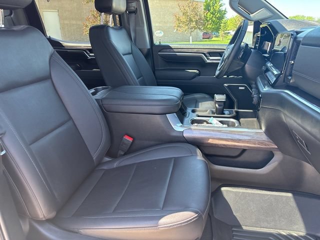 Used 2025 Chevrolet Silverado 1500 LTZ w/ LTZ Premium Package AWD/4WD image 22