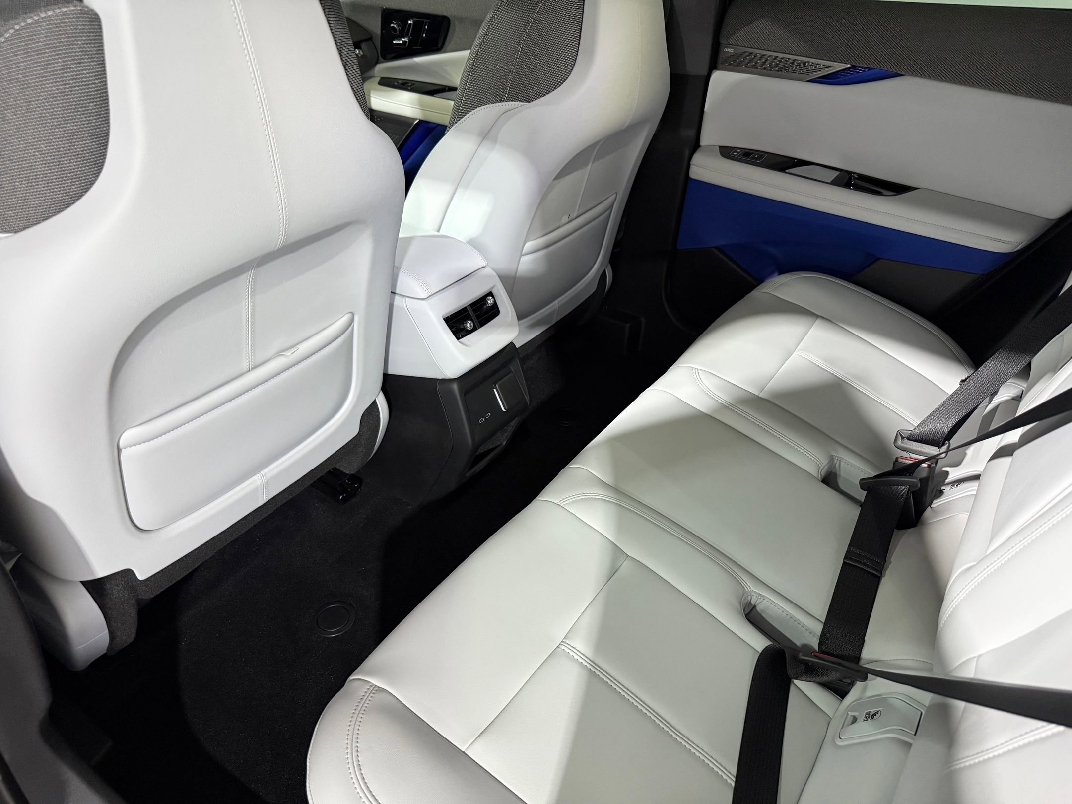 New 2026 Cadillac Optiq Sport 1 image 39