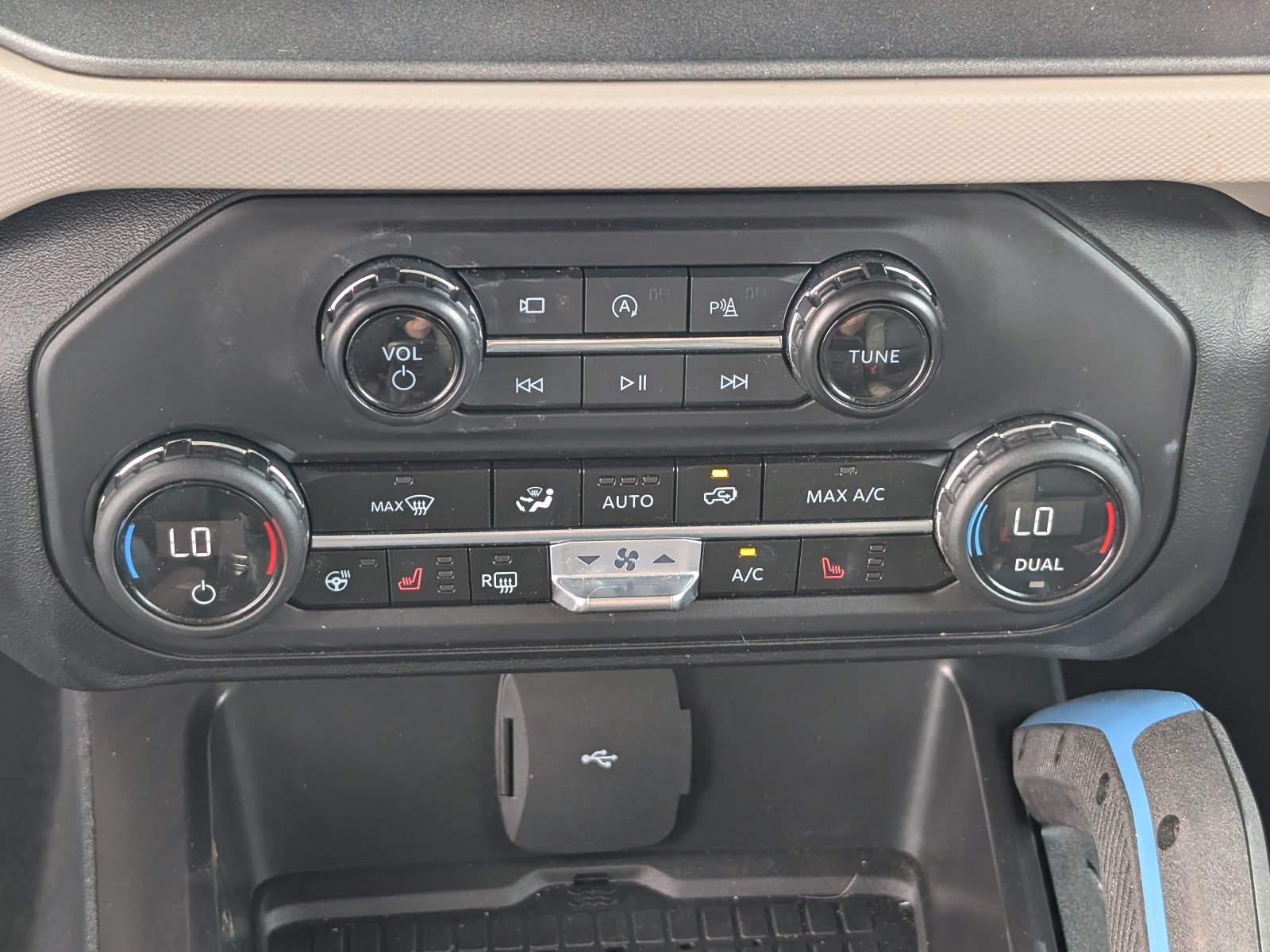Used 2024 Ford Bronco Wildtrak AWD/4WD image 30