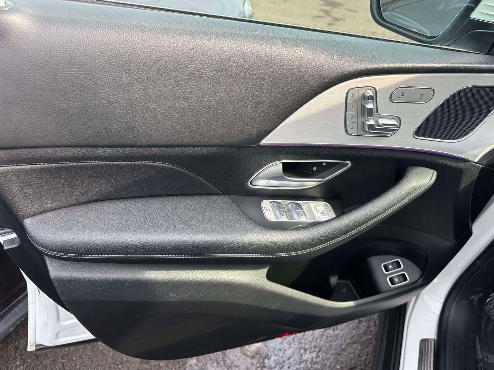 Used 2024 Mercedes-Benz GLE 450e GLE 450e Plug-In Hybrid 4MATIC image 15