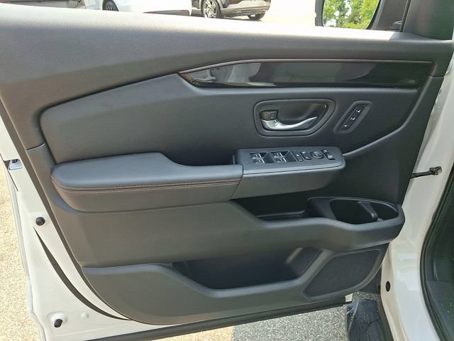 Used 2025 Honda Pilot Touring image 14