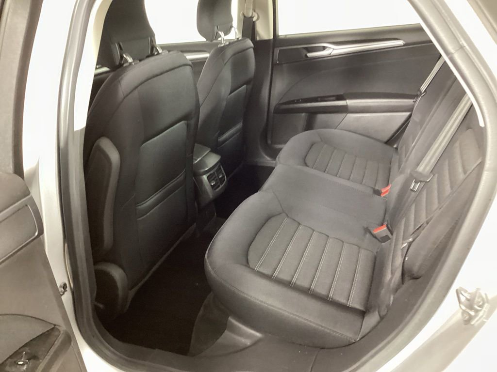 Used 2014 Ford Fusion SE FWD image 30