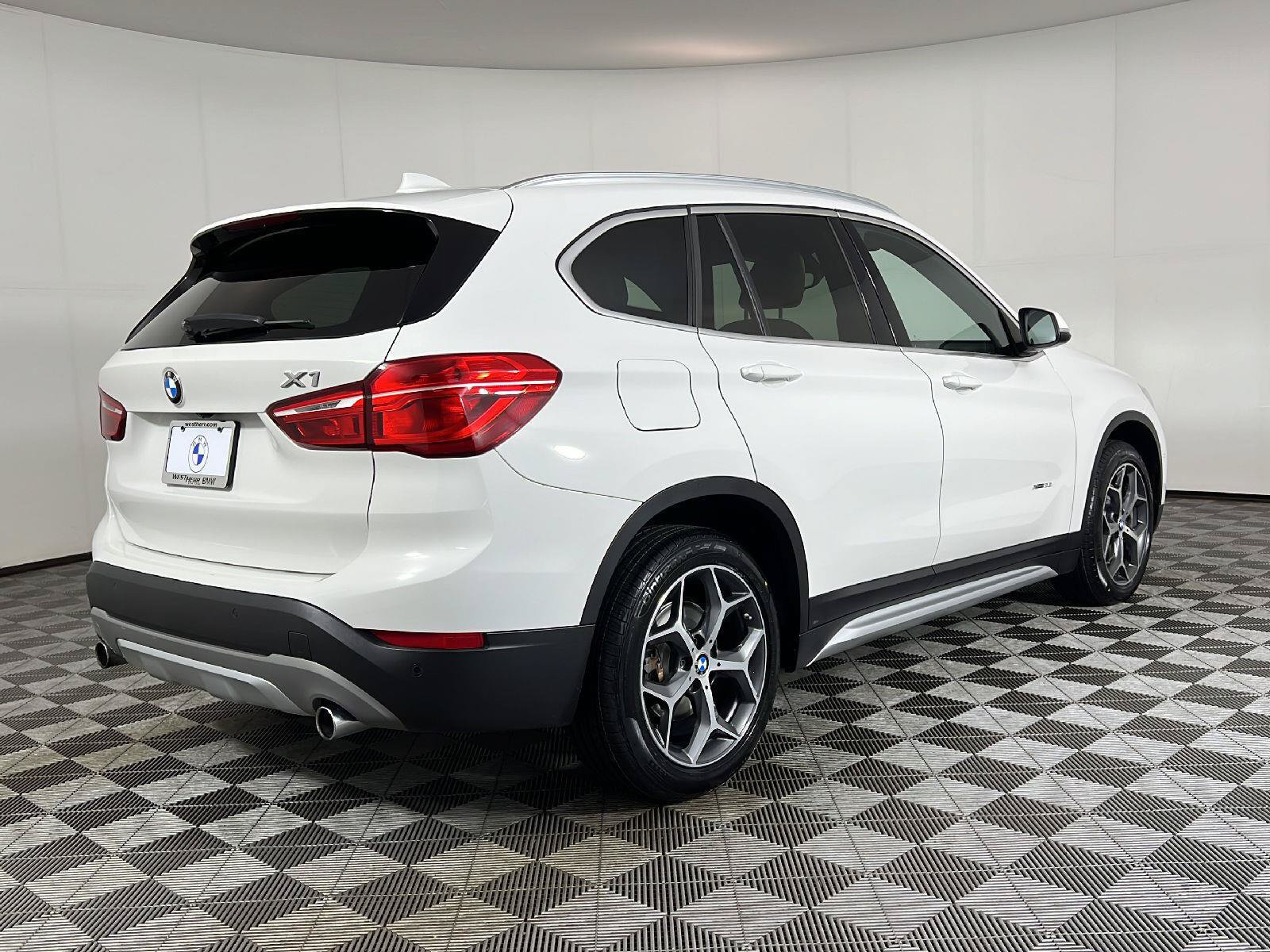 Used 2018 BMW X1 xDrive28i AWD/4WD image 3