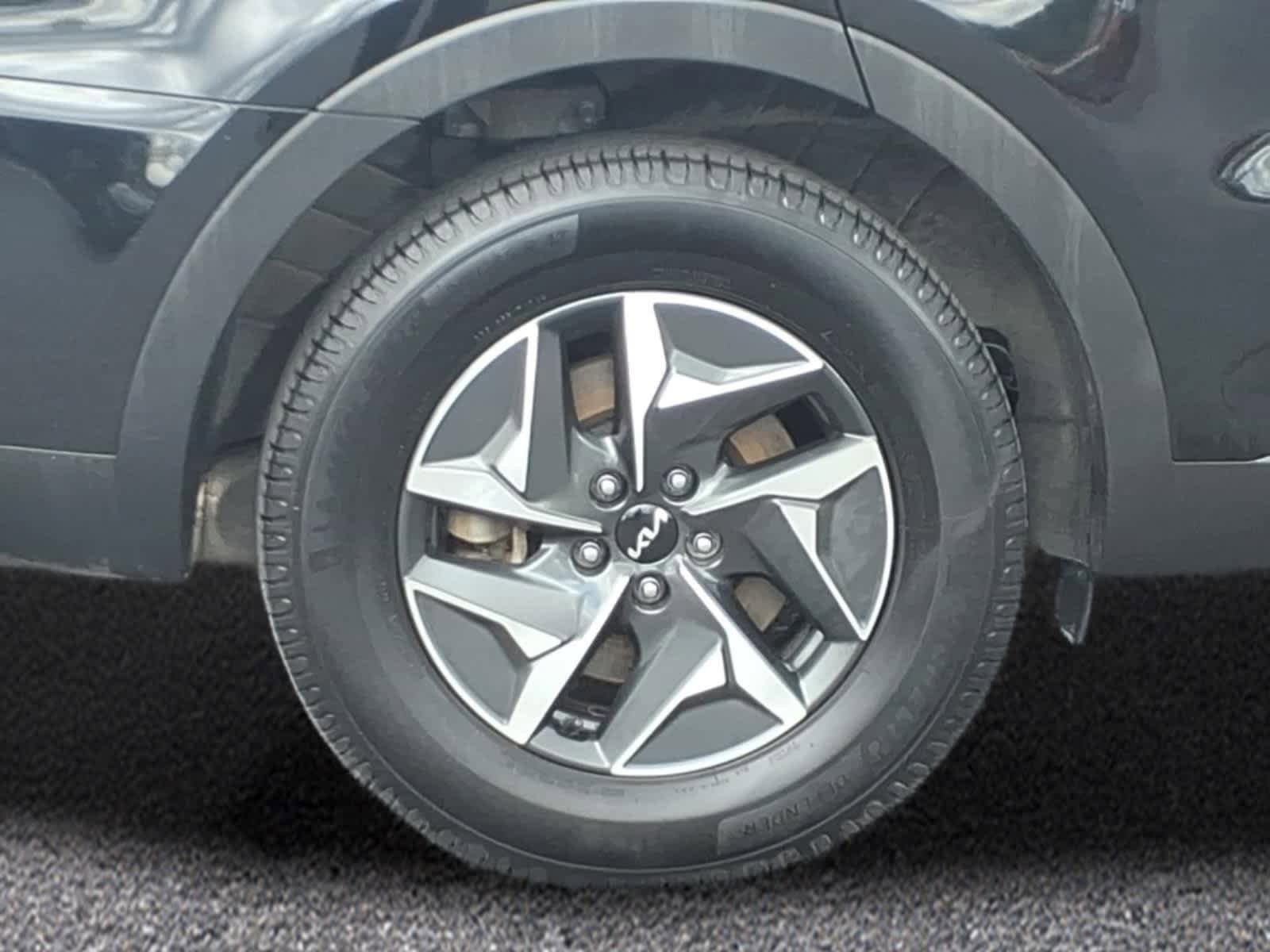 Used 2022 Kia Sorento S AWD/4WD image 3