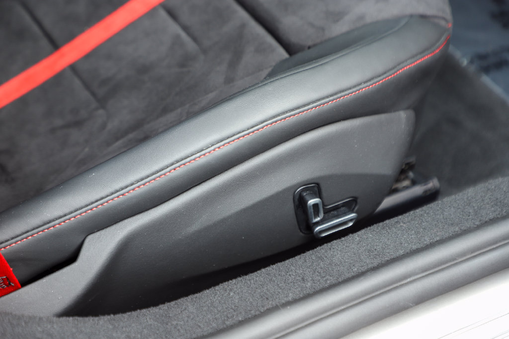 Certified 2026 Ferrari 12Cilindri RWD image 56