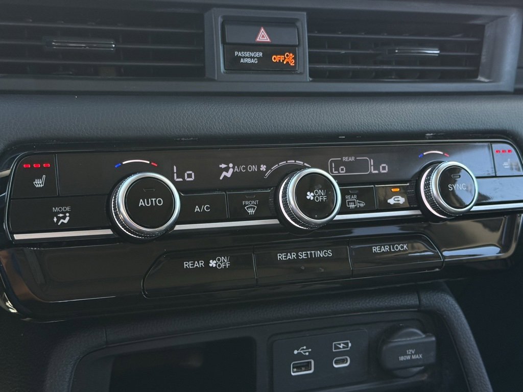 Used 2023 Honda Pilot Touring image 15