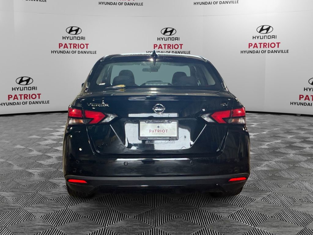 Used 2021 Nissan Versa SV image 4