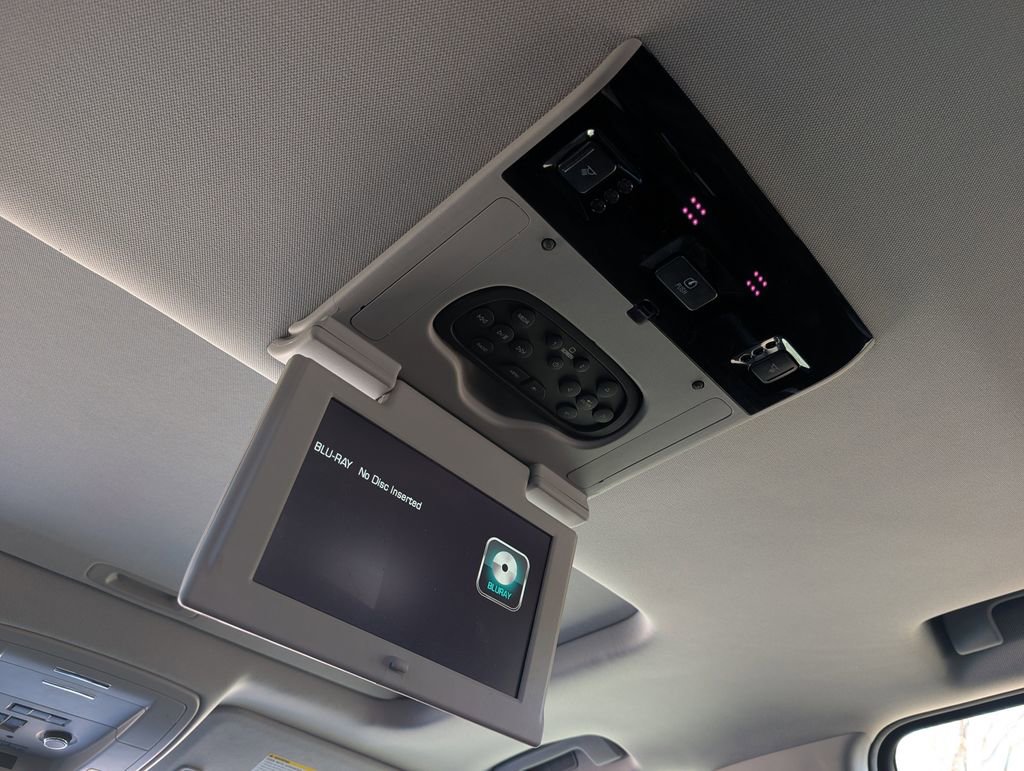Used 2019 Chevrolet Tahoe Premier AWD/4WD image 21