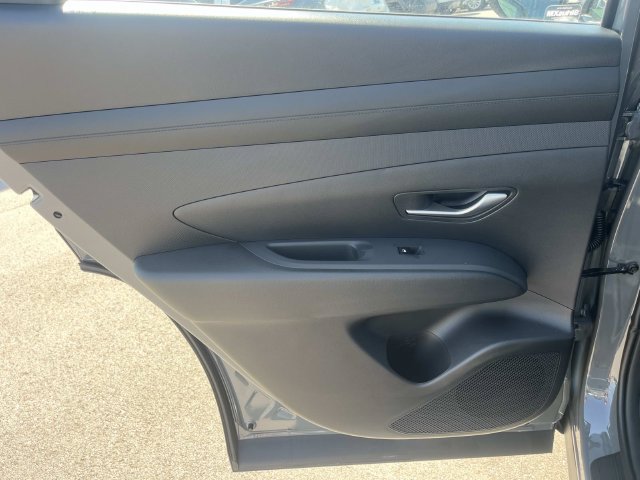 New 2026 Hyundai Tucson SE w/ Tow & Go Package FWD image 19