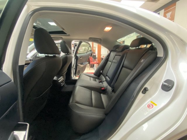 Used 2018 Lexus IS 300 AWD image 13