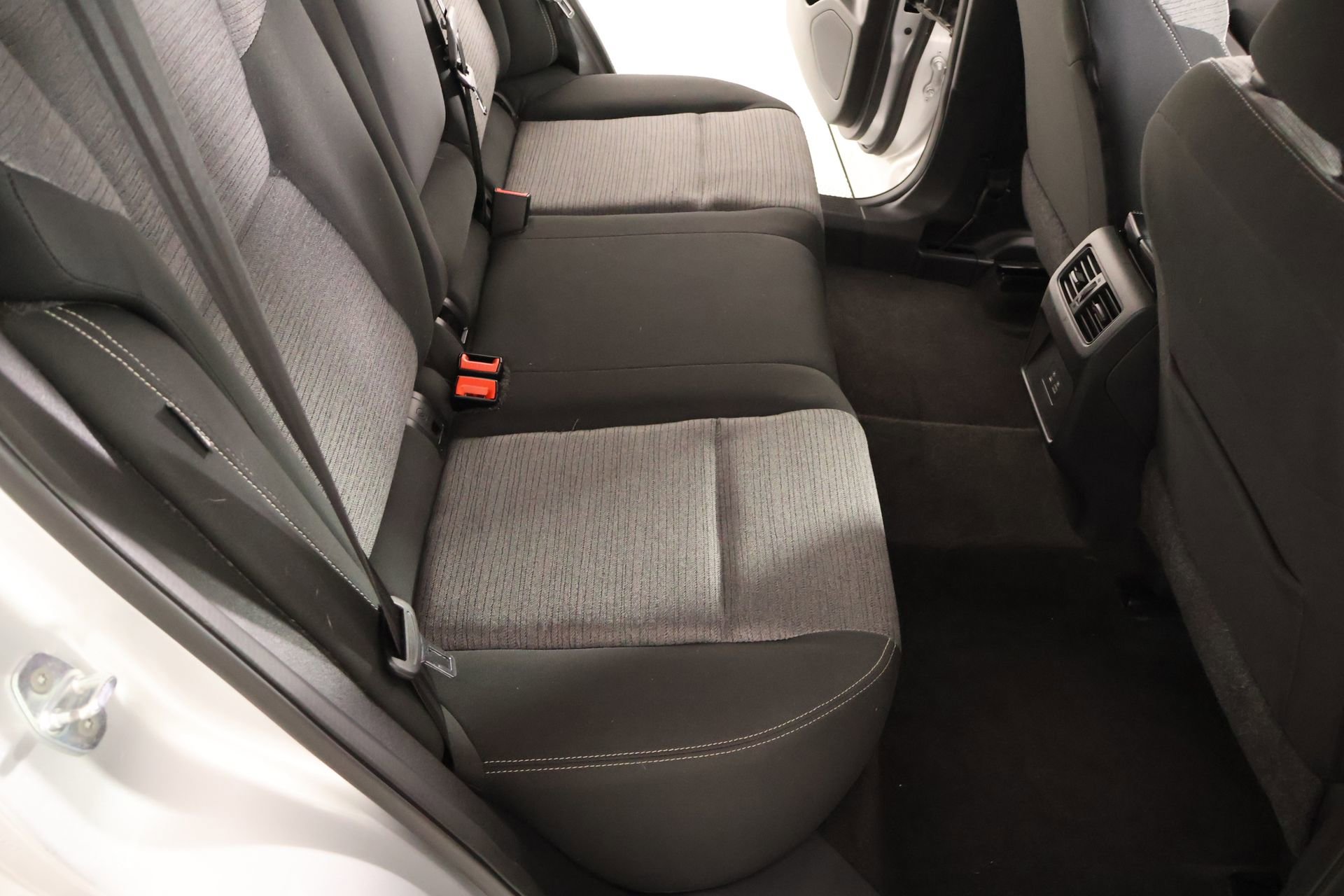 Used 2023 Nissan Rogue SV FWD image 13