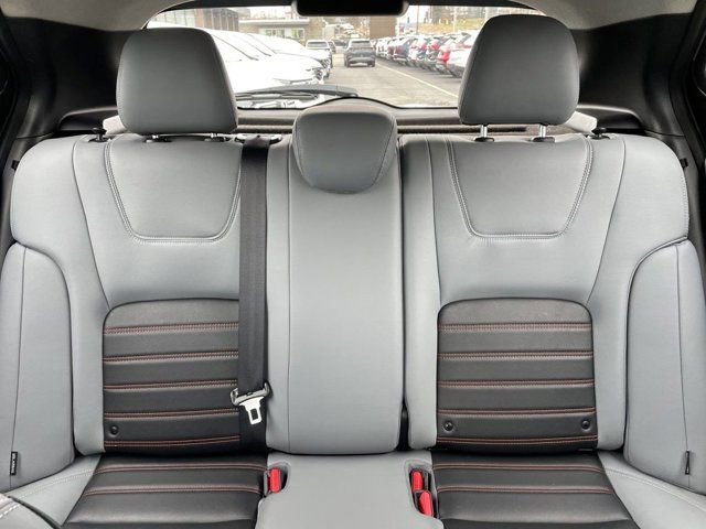 Used 2022 Nissan Kicks SR w/ Premium Package image 11