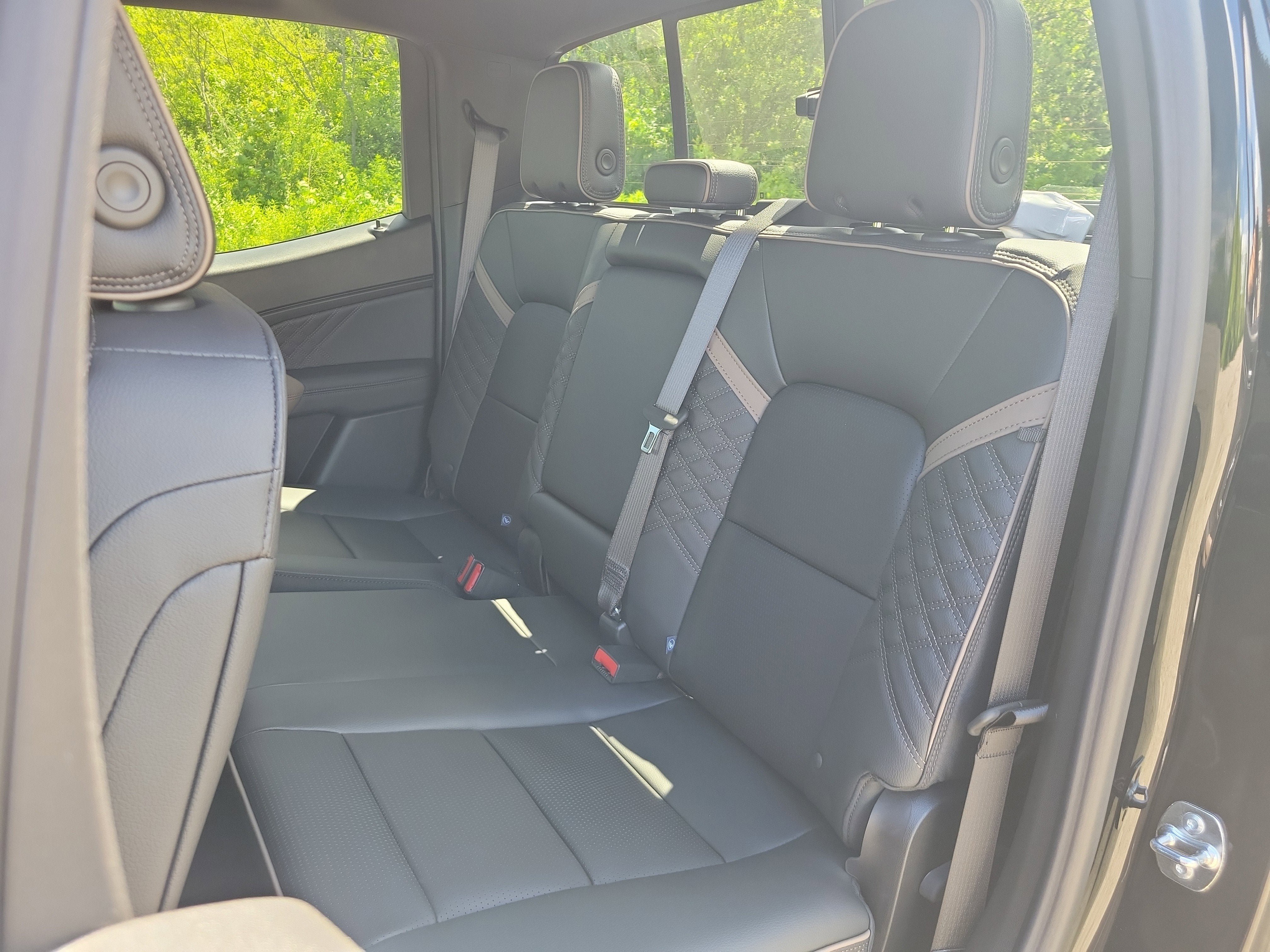 New 2026 GMC Canyon Denali w/ LPO, Denali Black Edition AWD/4WD image 28