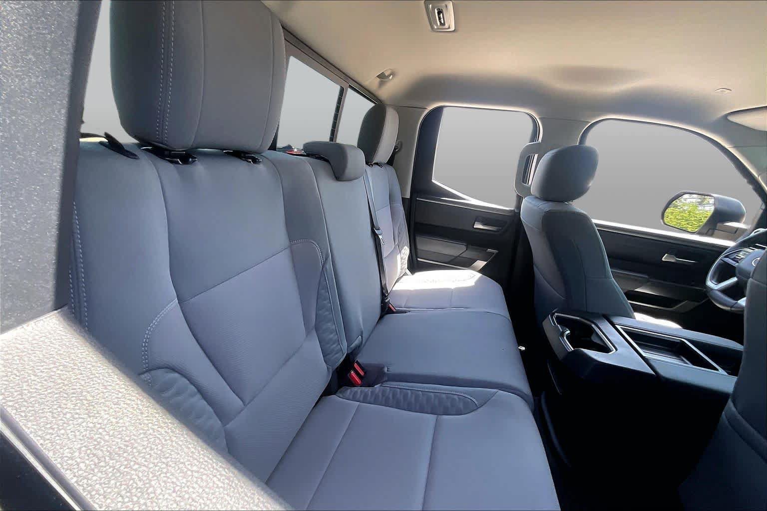 Used 2022 Toyota Tundra SR5 AWD/4WD image 18