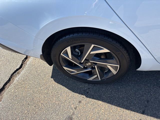 Certified 2025 Hyundai Elantra Sport image 35
