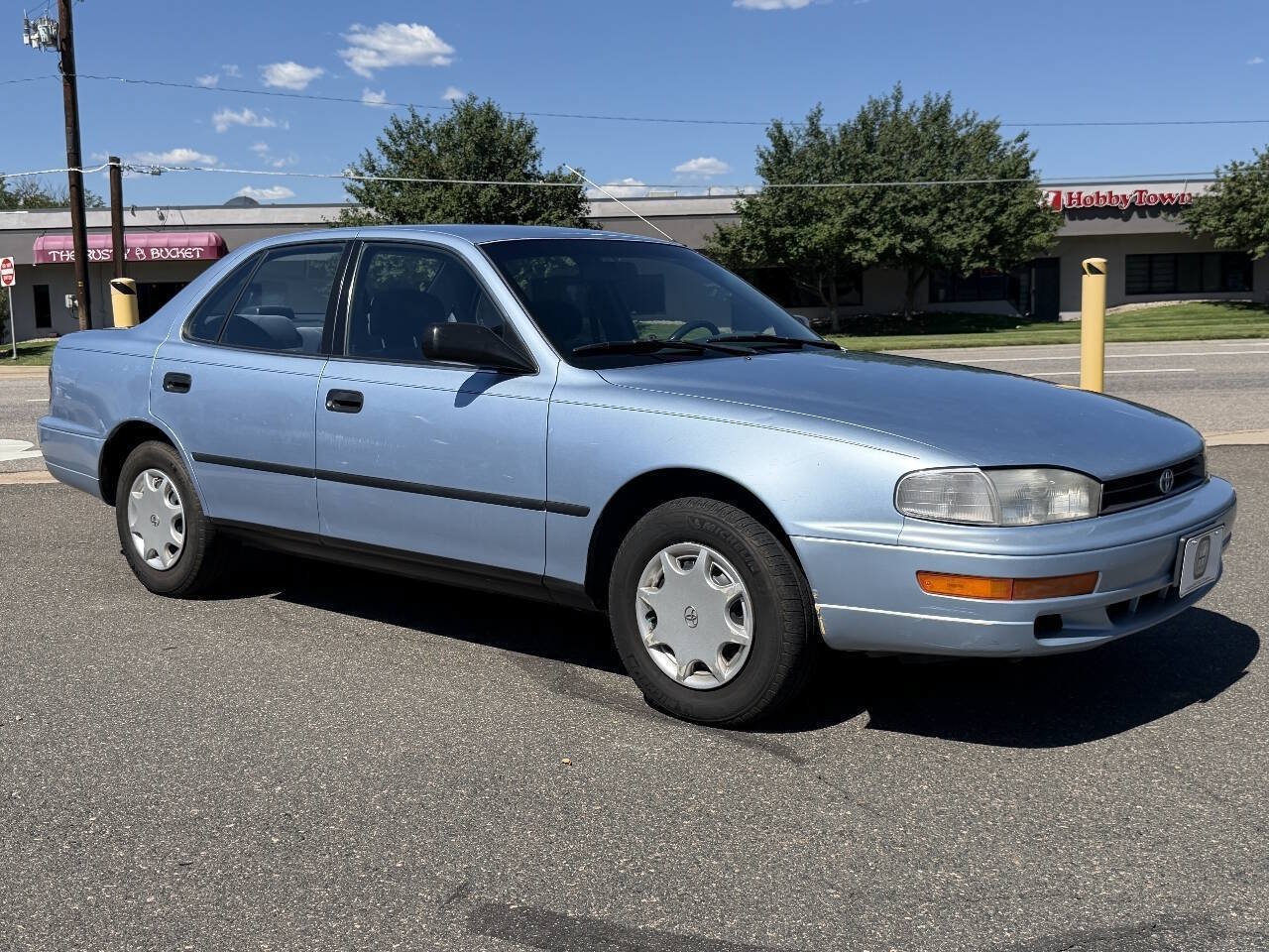 Used 1992 Toyota Camry Deluxe FWD image 15
