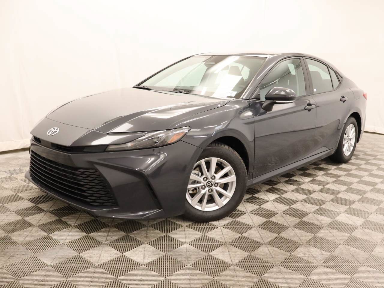 Used 2025 Toyota Camry LE FWD image 1