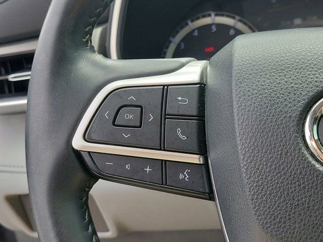 Used 2022 Toyota Highlander XLE image 32