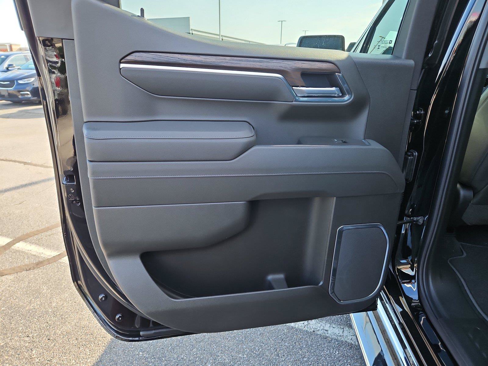 New 2026 GMC Sierra 1500 SLT w/ SLT Premium Plus Package AWD/4WD image 14
