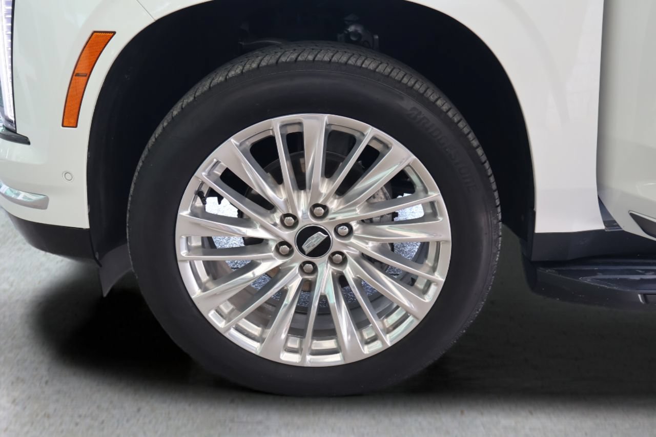 Certified 2025 Cadillac Escalade Premium Luxury AWD/4WD image 30