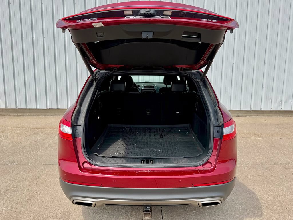 Used 2017 Lincoln MKX Reserve AWD/4WD image 16