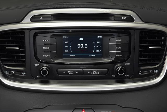 Used 2018 Kia Sorento LX AWD/4WD image 29