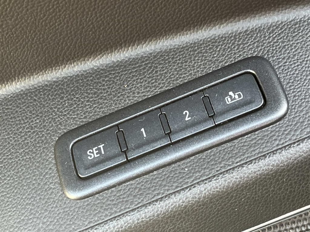 Used 2016 Chevrolet Tahoe LT AWD/4WD image 31
