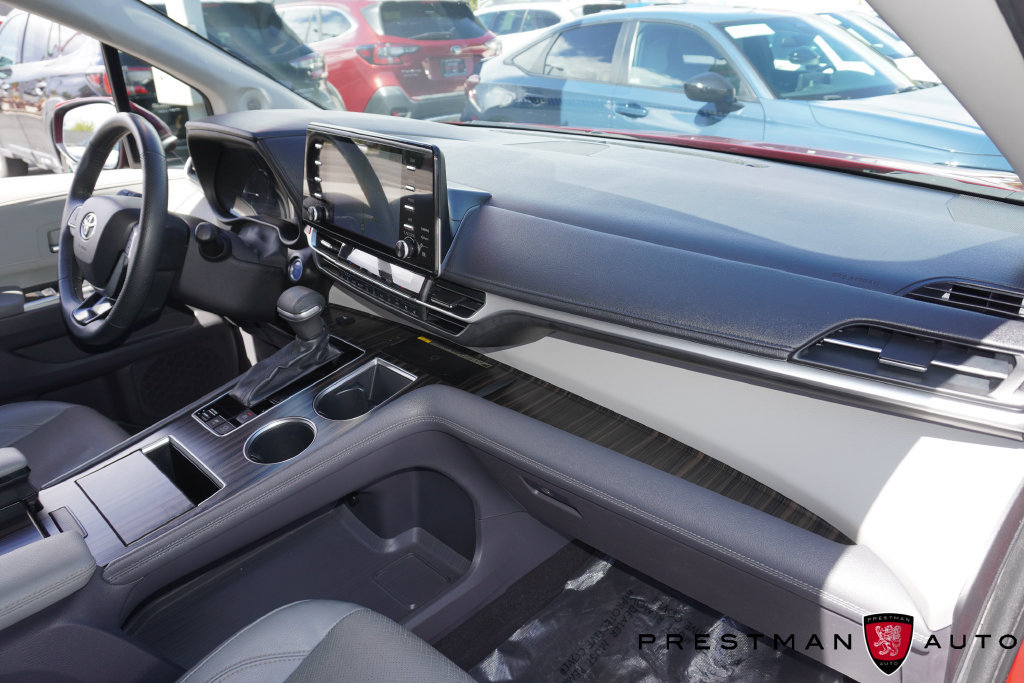 Used 2022 Toyota Sienna Limited AWD/4WD image 53