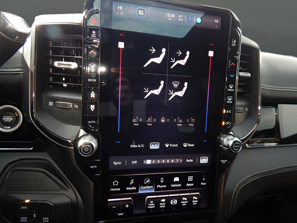 Used 2025 RAM 3500 Limited image 32