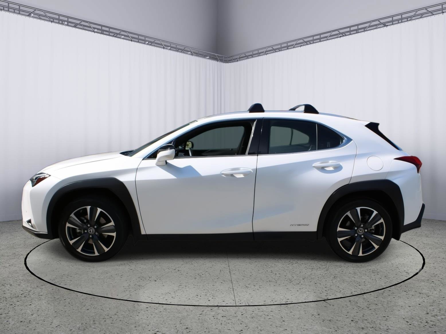 Used 2021 Lexus UX 250h w/ Accessory Package (Z2) AWD/4WD image 5