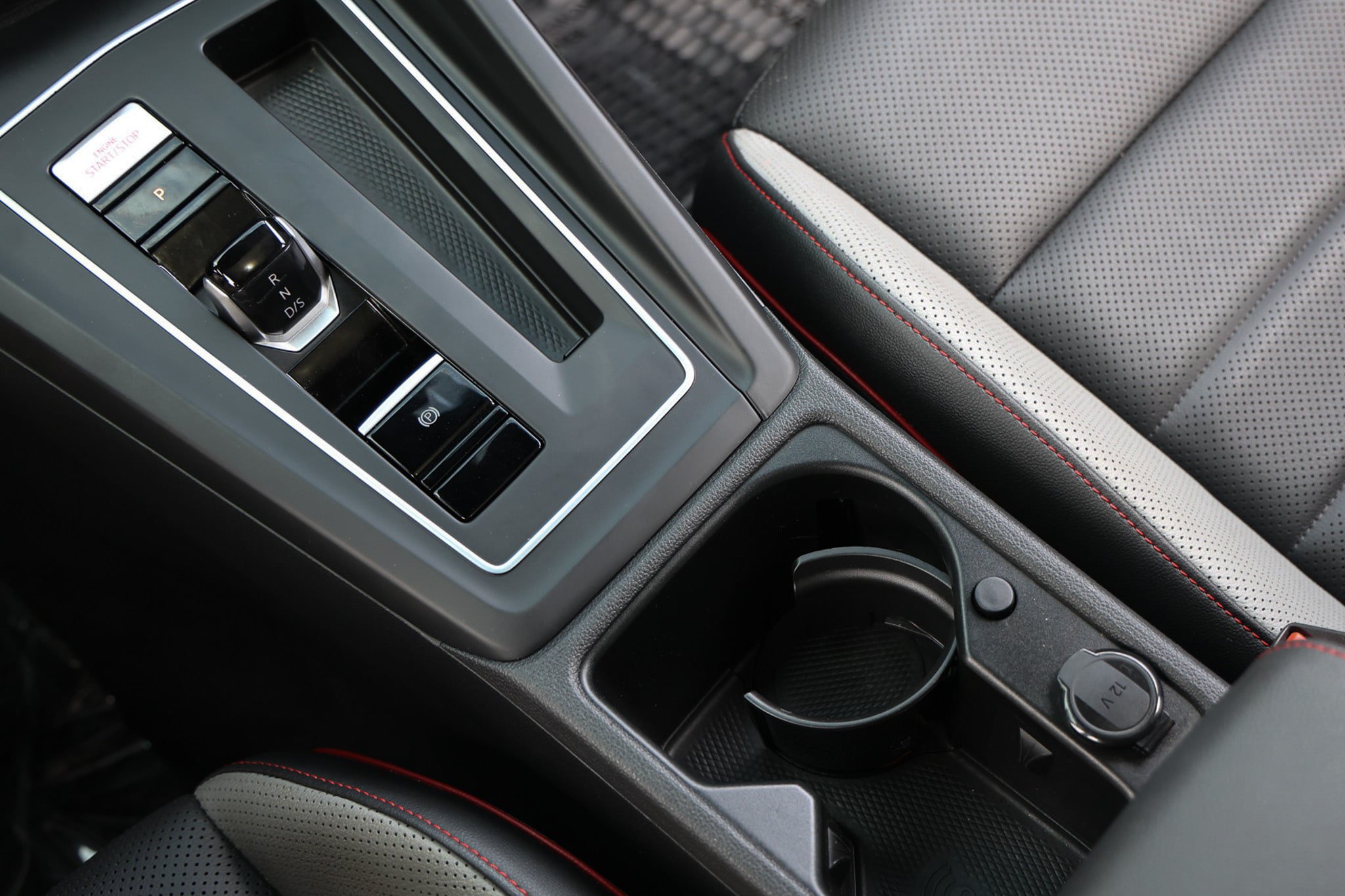 Used 2022 Volkswagen GTI SE FWD image 43