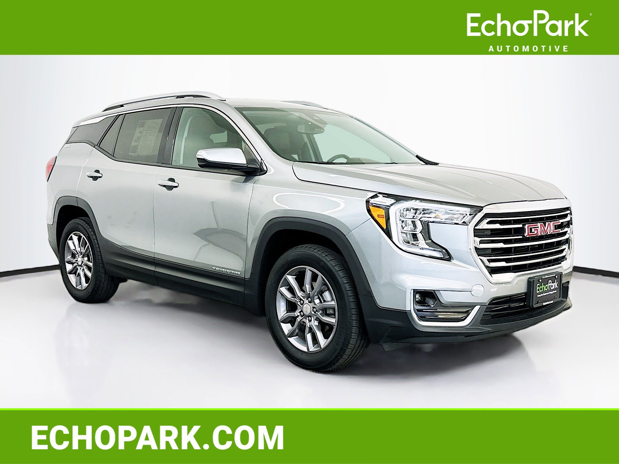 Used 2024 GMC Terrain SLT image 1